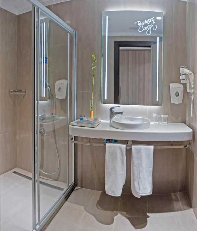 Otel Ostimpark Business 2*